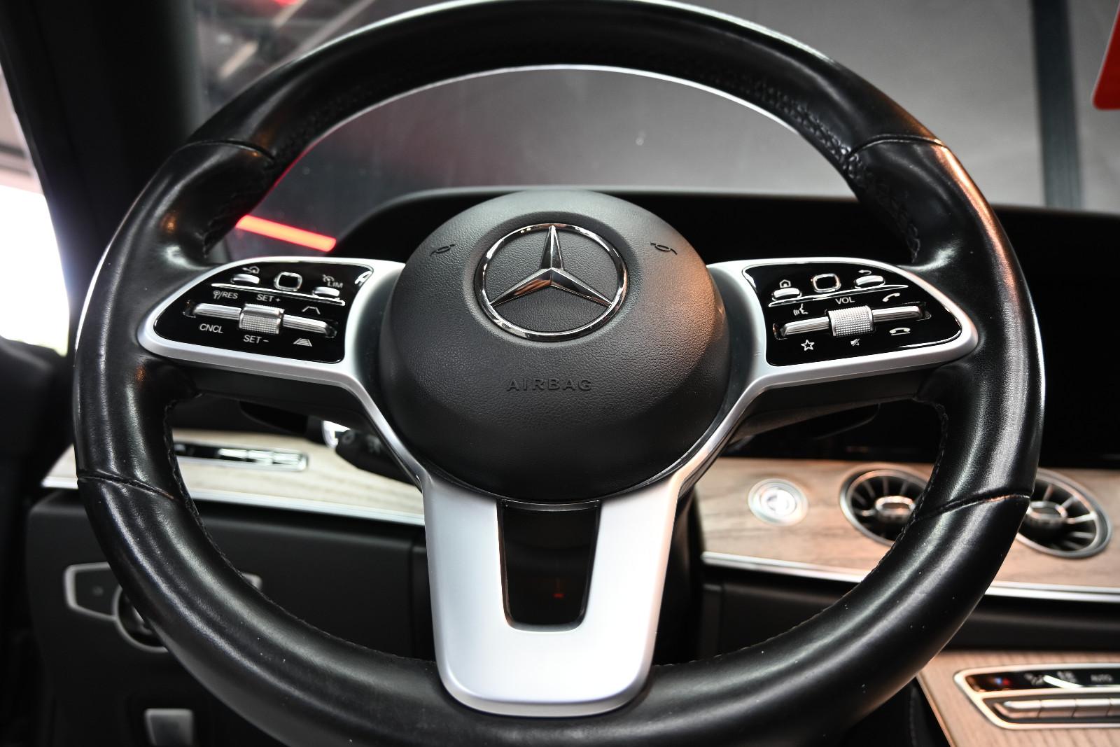 Mercedes-Benz E300 Coupe AMG/Pano/TW-Ass/Burmester/Kam/Distro