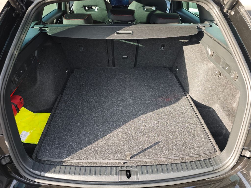 SKODA Octavia RS 265PS DSG 5J./GAR + 8x fach breift SKODA Octavia RS 265PS DSG 5J./GAR + 8x fach breift