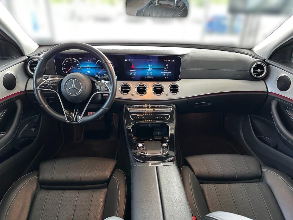 Fahrzeugabbildung Mercedes-Benz E 300 deT Luxury ACC LED SHZ Ambie. el.Heck KAM