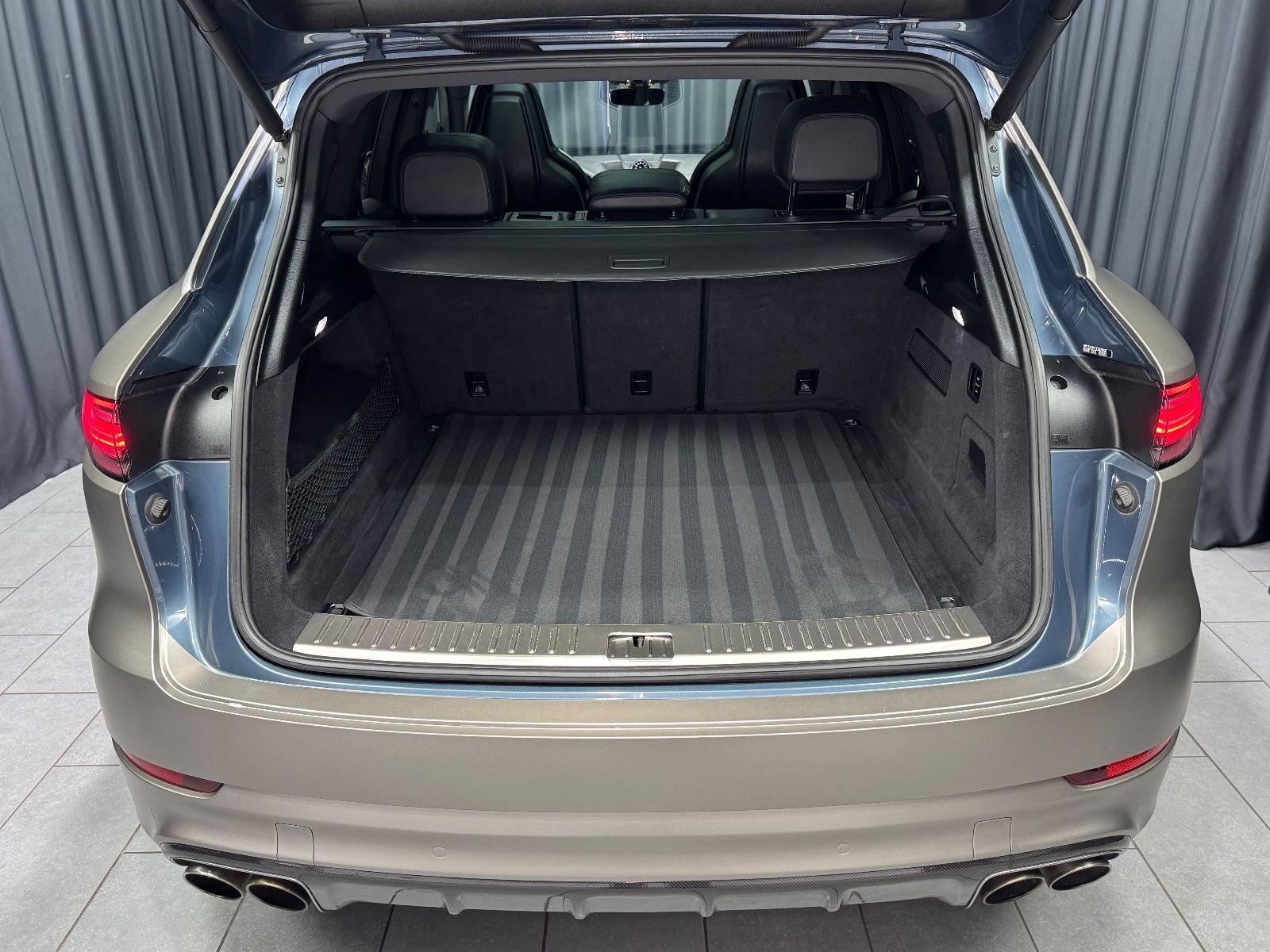 Fahrzeugabbildung Porsche Cayenne S|FACELIFT|PANO|18-WEGE|BOSE|MATRIX|