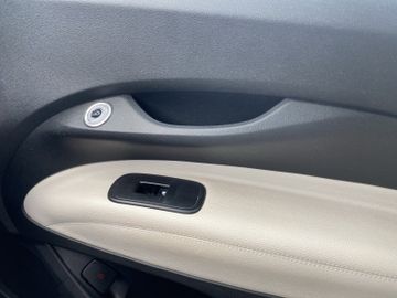 Fiat 500e 3+1 La Prima MJ22 Winter-Paket + 360° Kamer