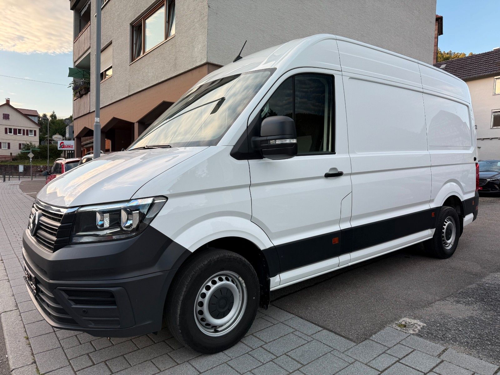 VW Crafter Kasten 35 mittellang Hochdach FWD