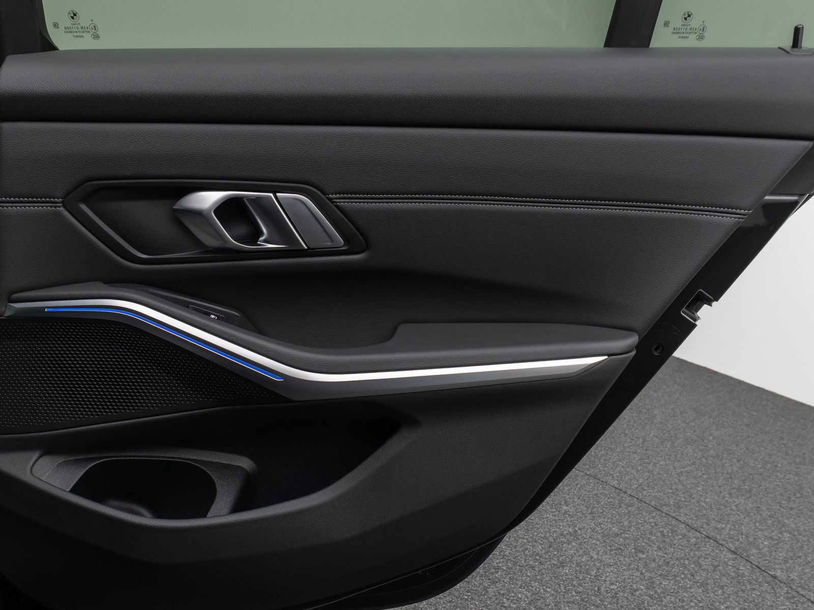 Fahrzeugabbildung BMW 330i Sport Line Kamera Lenkhz HiFi Komfort Alarm