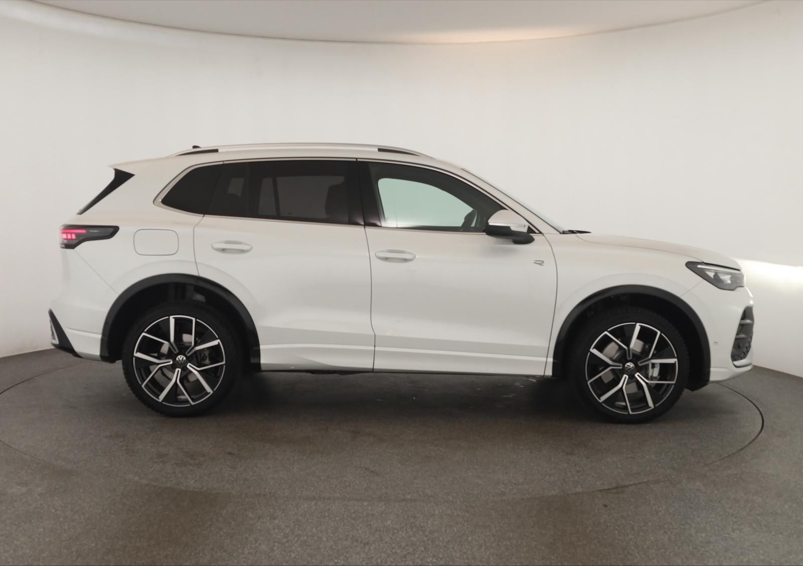 Volkswagen Tiguan 2.0 TDI 4M DSG R-Line Leder Pano Navi 360 foto 5