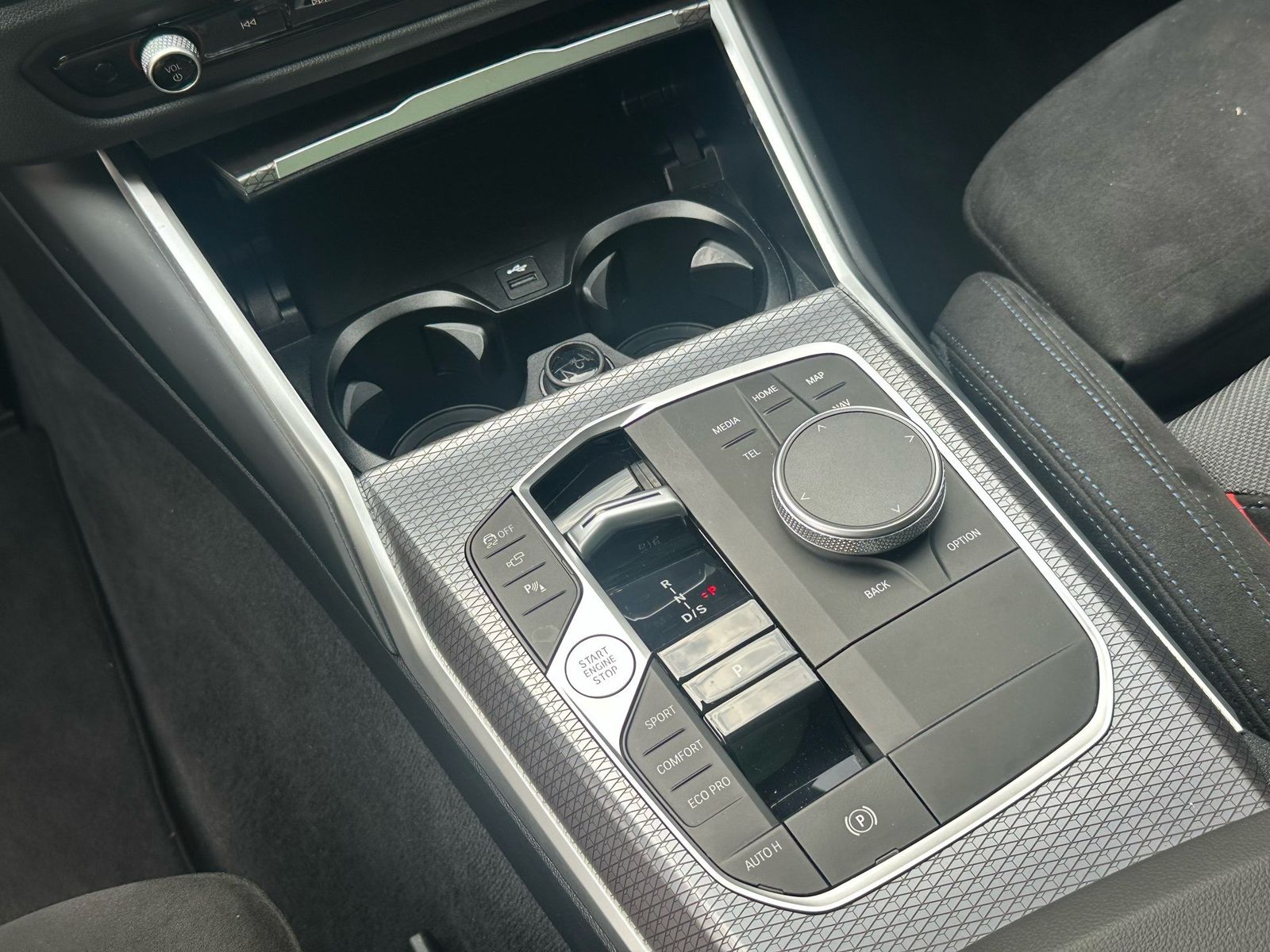 BMW 330 - Bild 9