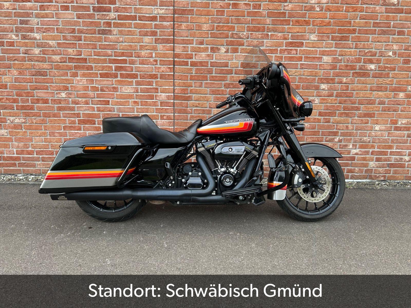 Harley-Davidson FLHXS Street Glide Special 107