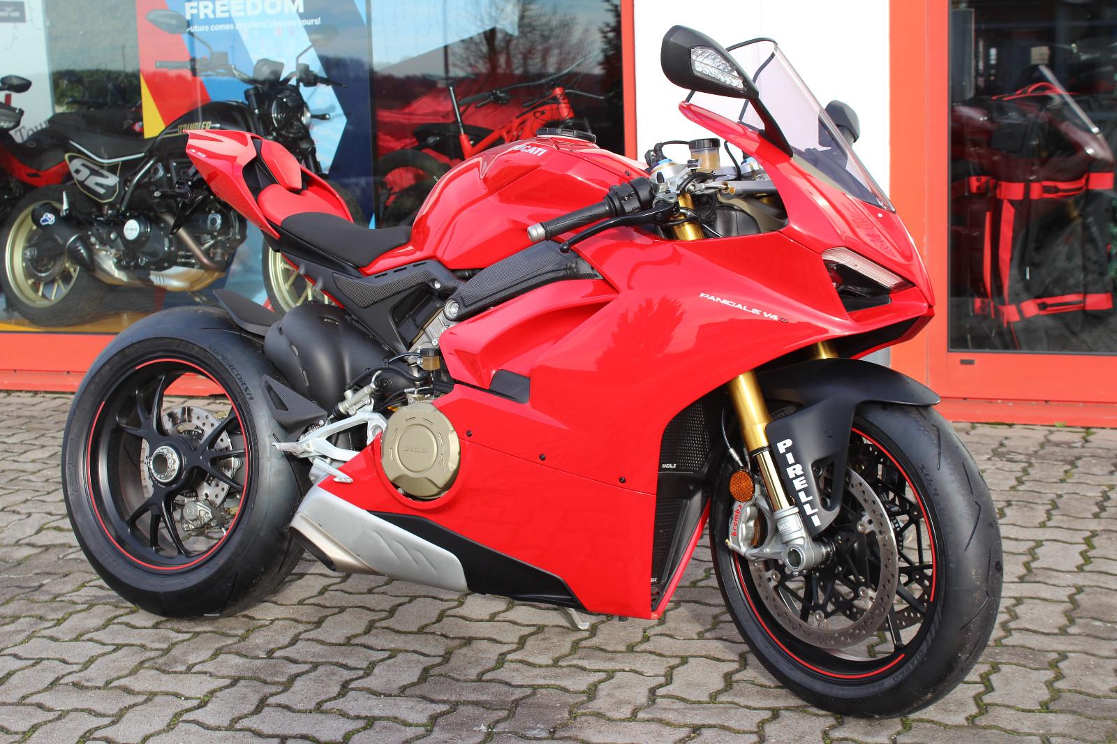 Ducati Panigale V4 S mit Zubehör & Reifen, Service neu