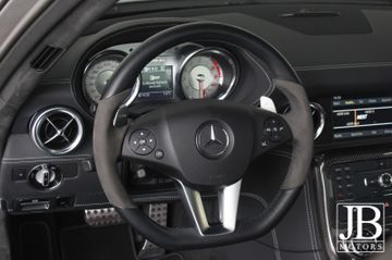 Fahrzeugabbildung Mercedes-Benz SLS AMG Coupe Kermikbremsen Bang&Olufsen