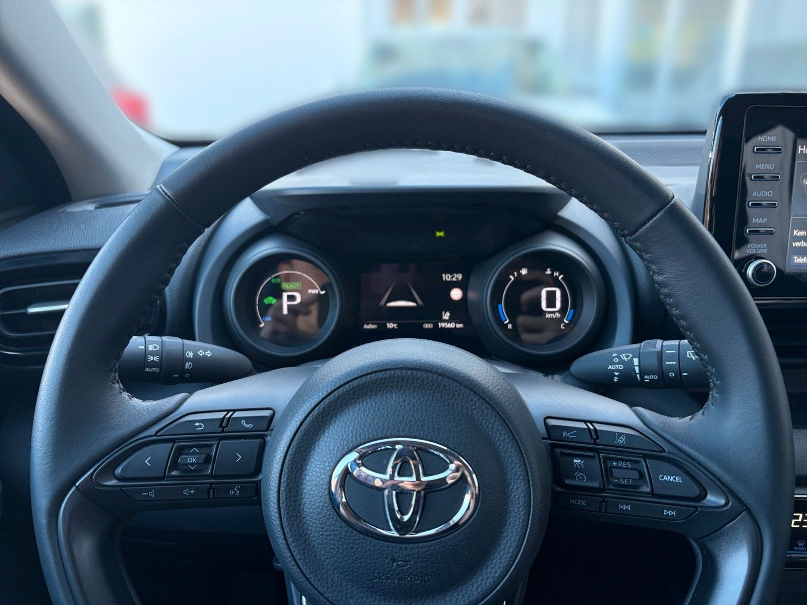 Fahrzeugabbildung Toyota Yaris Hybrid Team Deutschland