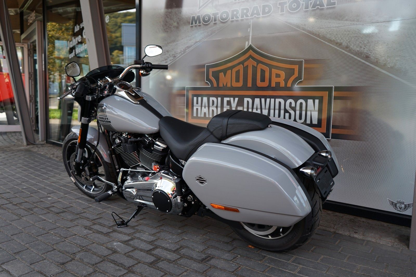 Fahrzeugabbildung Harley-Davidson Softail Sport Glide 107 Sofort Verfügbar 2024