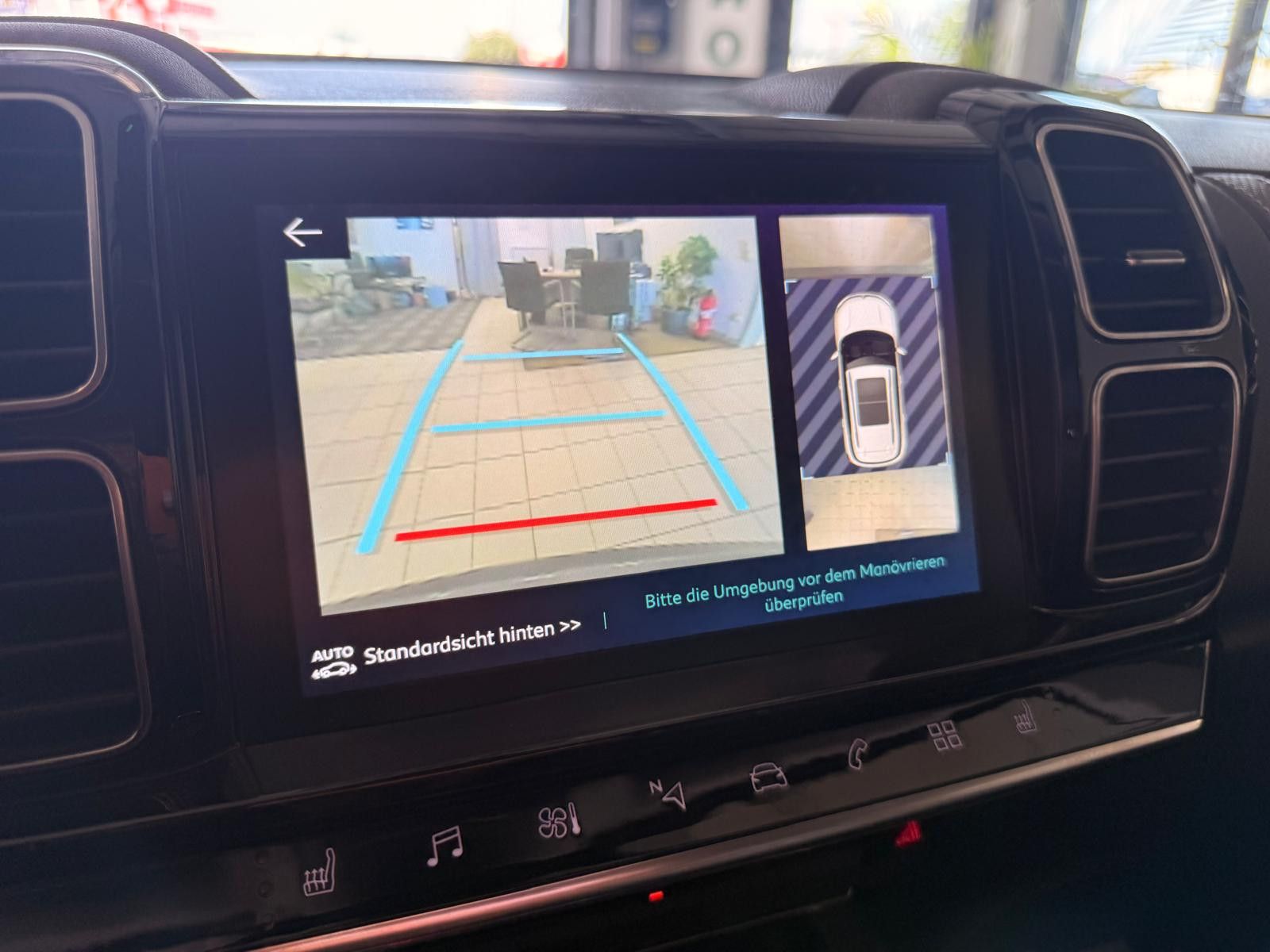 Fahrzeugabbildung Citroën C5 Aircross Hybrid/PANORAMA/LEDER/NAVI/KAMERA