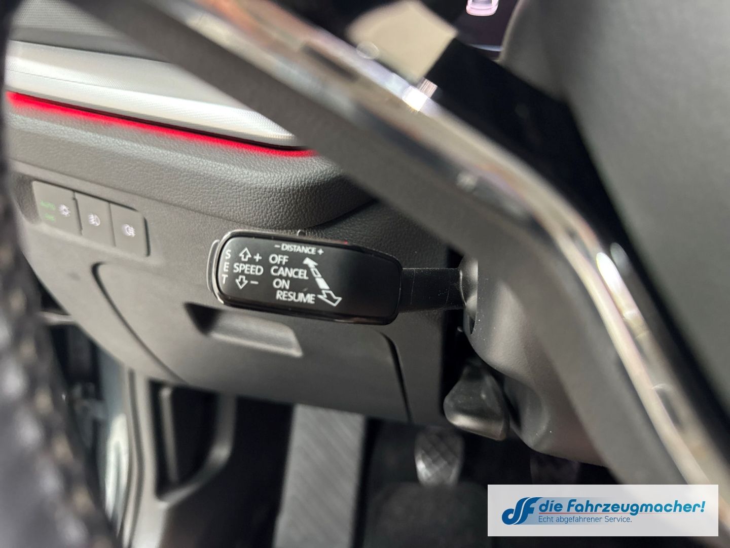 Fahrzeugabbildung SKODA Octavia Combi Clever Navi Digitales Cockpit LED
