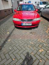Opel Vectra 1.8 16V Edition 100 Edition 100 - Opel Vectra in Köln