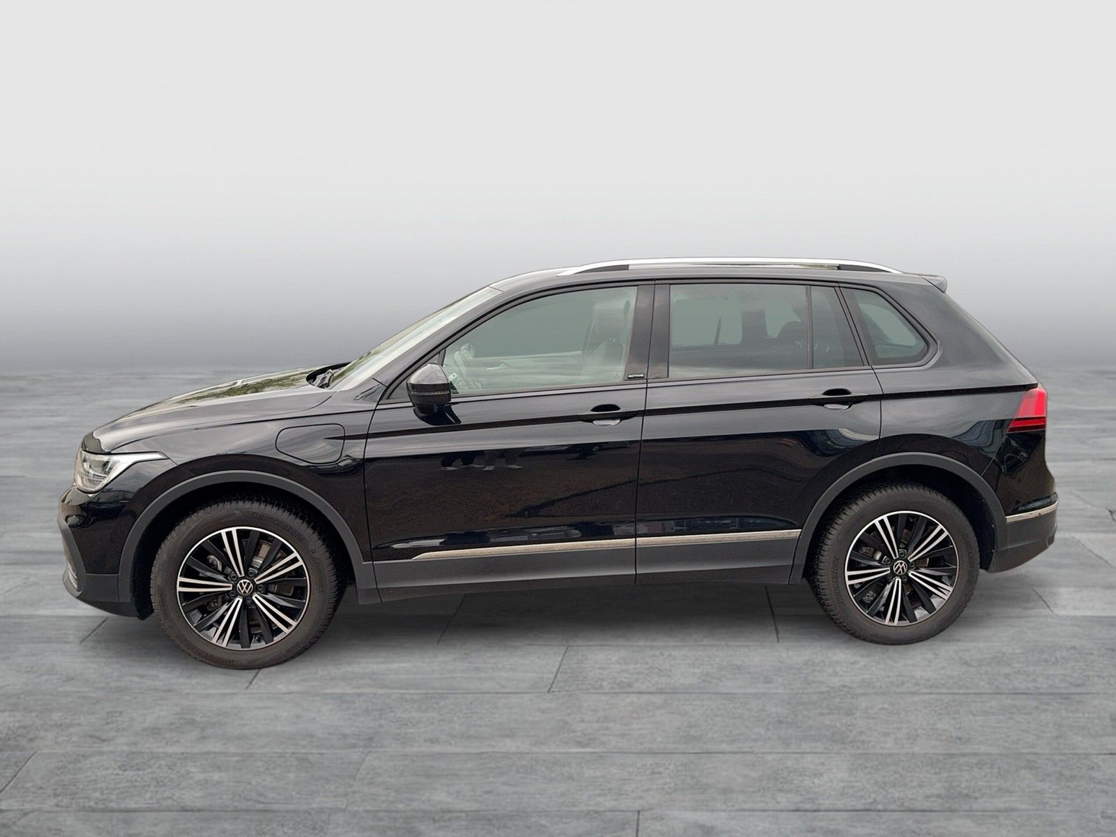 Volkswagen Tiguan eHybrid Active DSG LED AHK Navi HUD AID A imagem 2