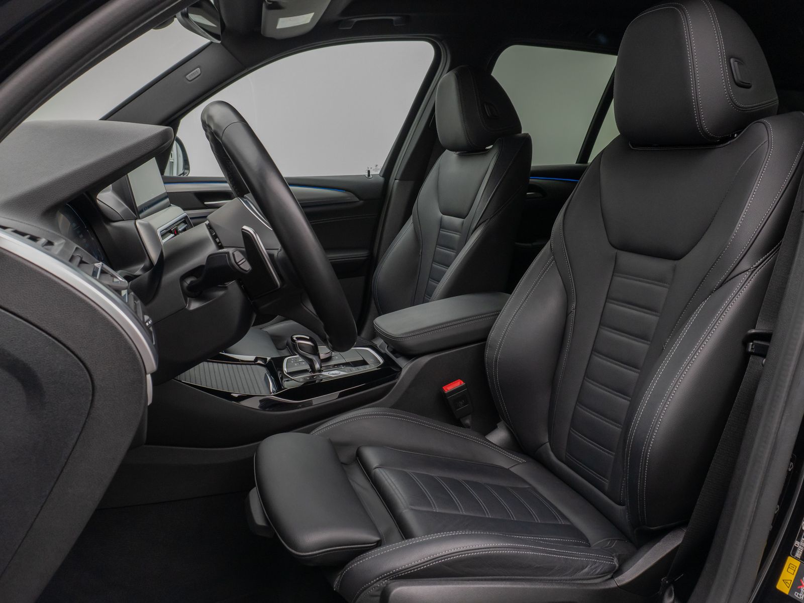 Fahrzeugabbildung BMW X3 xD30e M Sport 360° DAB HiFi AHK Leder 19Zoll