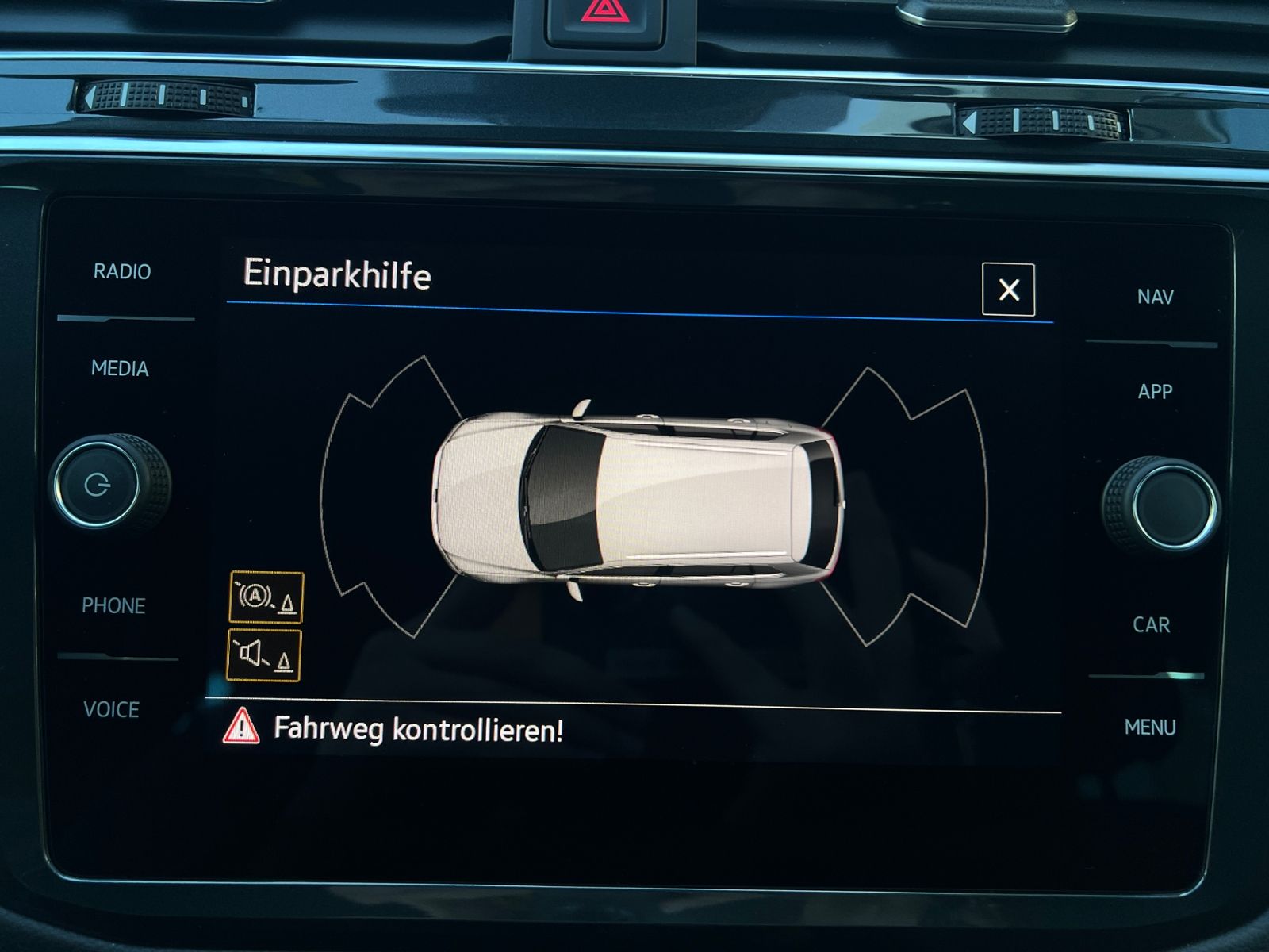Fahrzeugabbildung Volkswagen Tiguan Elegance 2.0 TSI DSG 4MOTION *AHK, Matrix