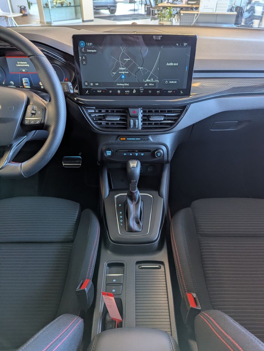 Fahrzeugabbildung Ford Focus 1.0 ST-Line X EB Matrix B&amp;O ACC Kamera 18"