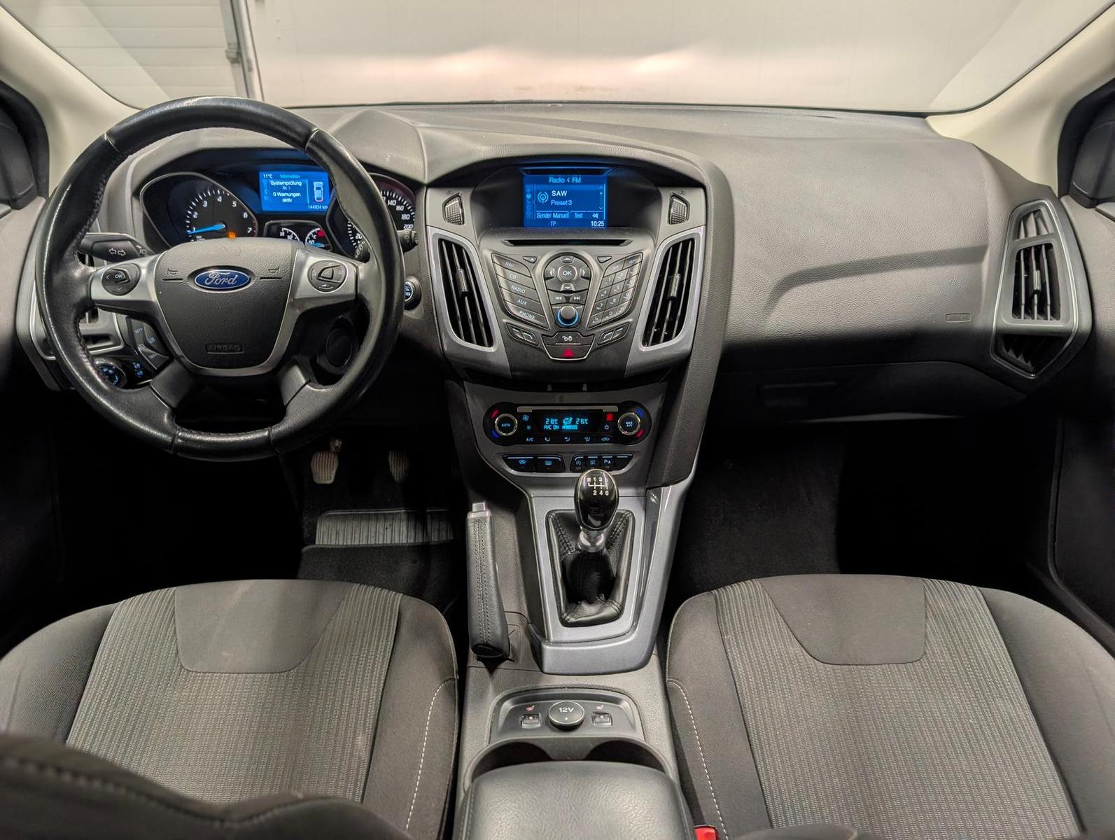 Ford Focus 2013 — photo 13