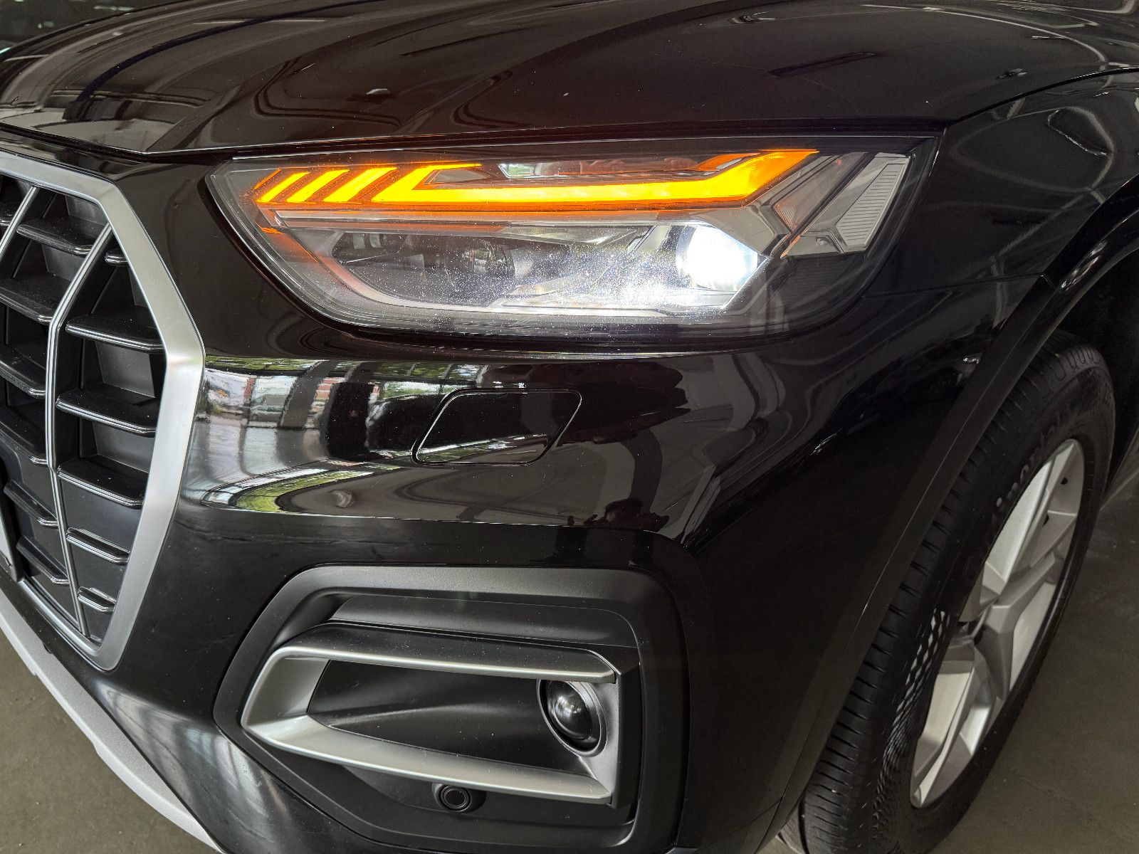 Fahrzeugabbildung Audi Q5 TDI 4X4 ADVANCED SPORT PANO MATRIX B&0 VOLL