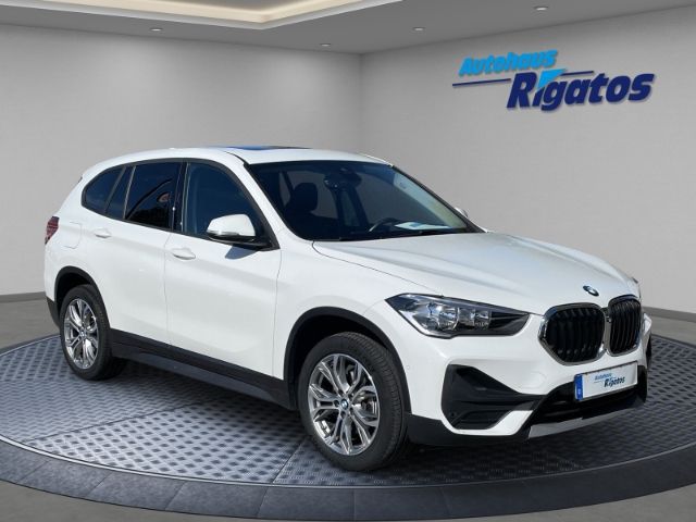 Fahrzeugabbildung BMW X1 sDrive 18i Advantage Panoramadach, Rückfahrka