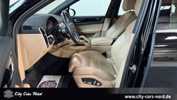 Porsche Cayenne - 12