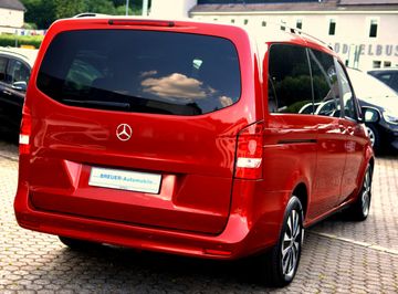Mercedes V 220 - 5