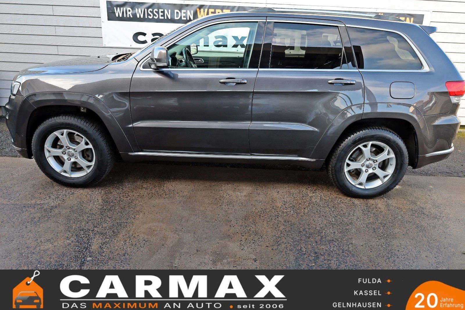 Fahrzeugabbildung Jeep Grand Cherokee 3.0CRD Summit Leder,Navi,Panorama