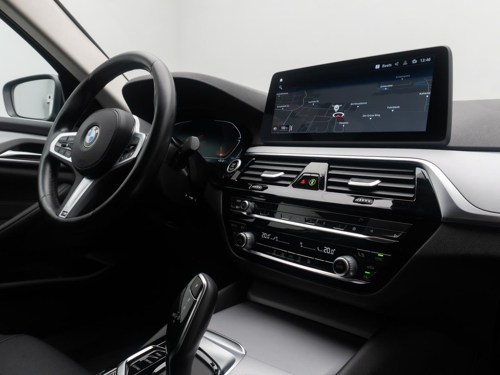BMW 520i Kamera DAB Leder Standheizung Alarm M Sport