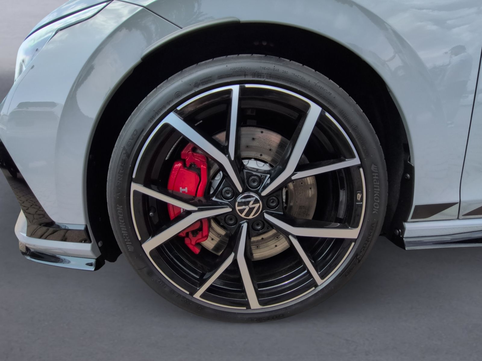 Golf VIII GTI Clubsport 2.0TSI DSG +AKRAPOVIC+