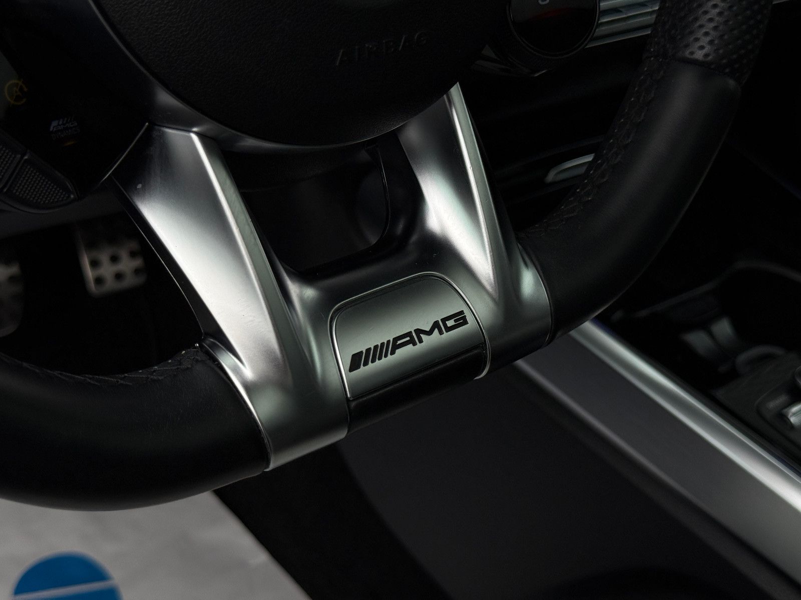 Fahrzeugabbildung Mercedes-Benz GLB 35 AMG 4Matic ACC Burmester 360°K Pano Night
