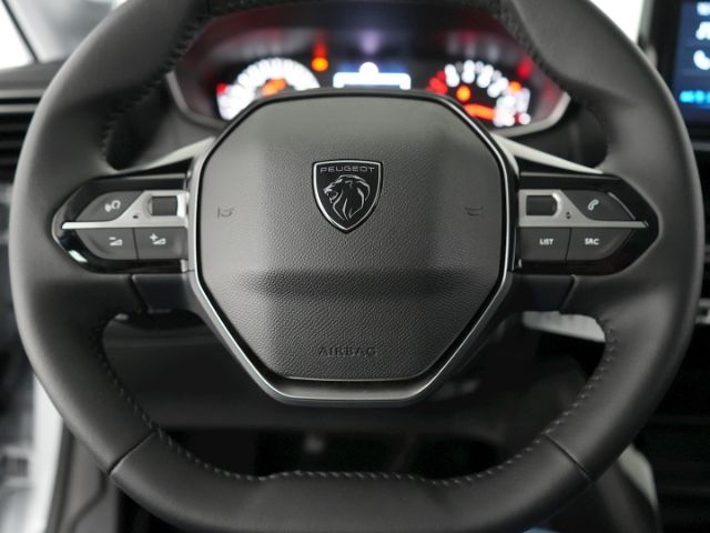 208 STYLE+SITZHEIZUNG+PARKPILOT HI+LED LICHT+VER