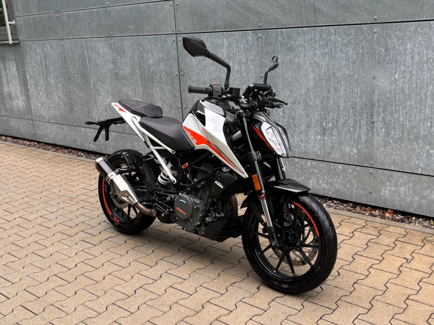 Fahrzeugabbildung KTM 390 Duke