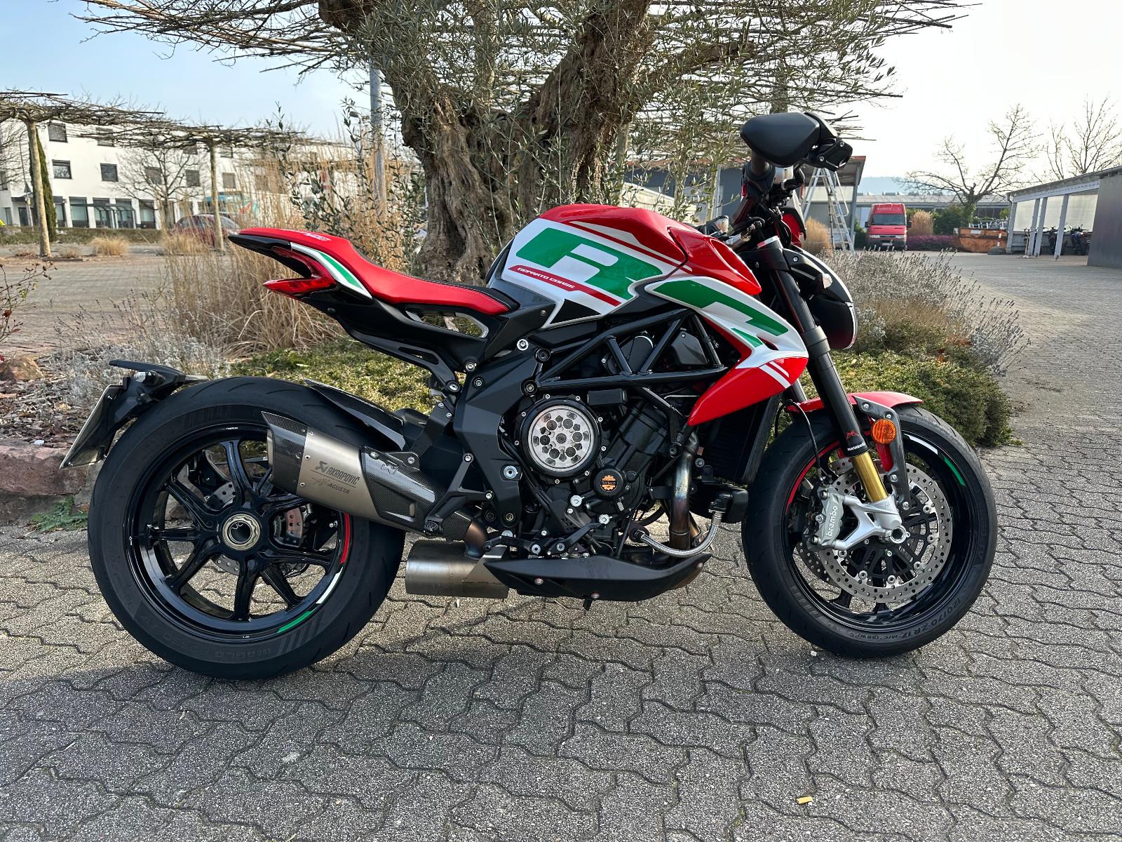 MV Agusta Dragster 800 RC - Racing Kit - Akrapovic