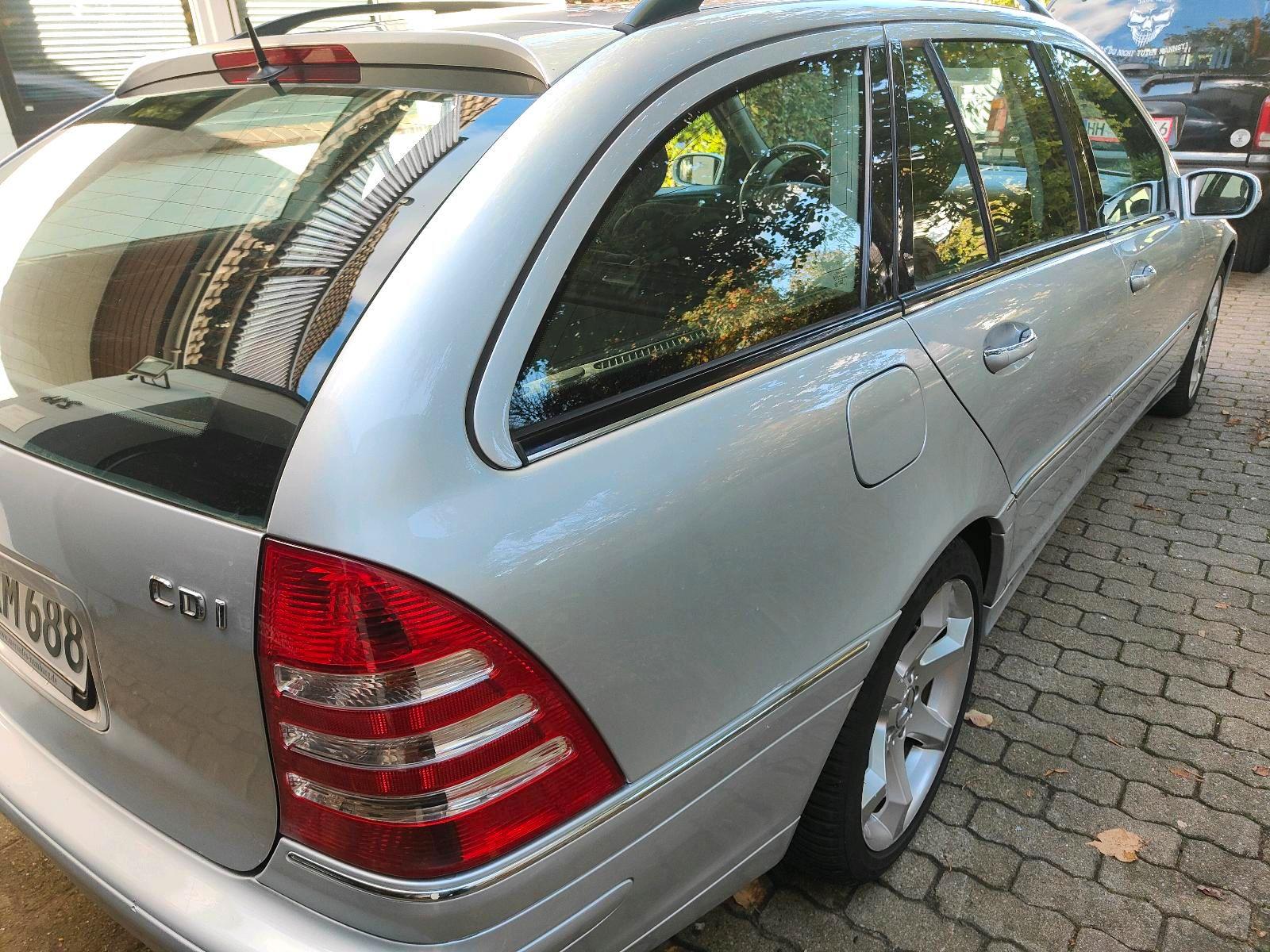 Mercedes-Benz C320 2005 — photo 6
