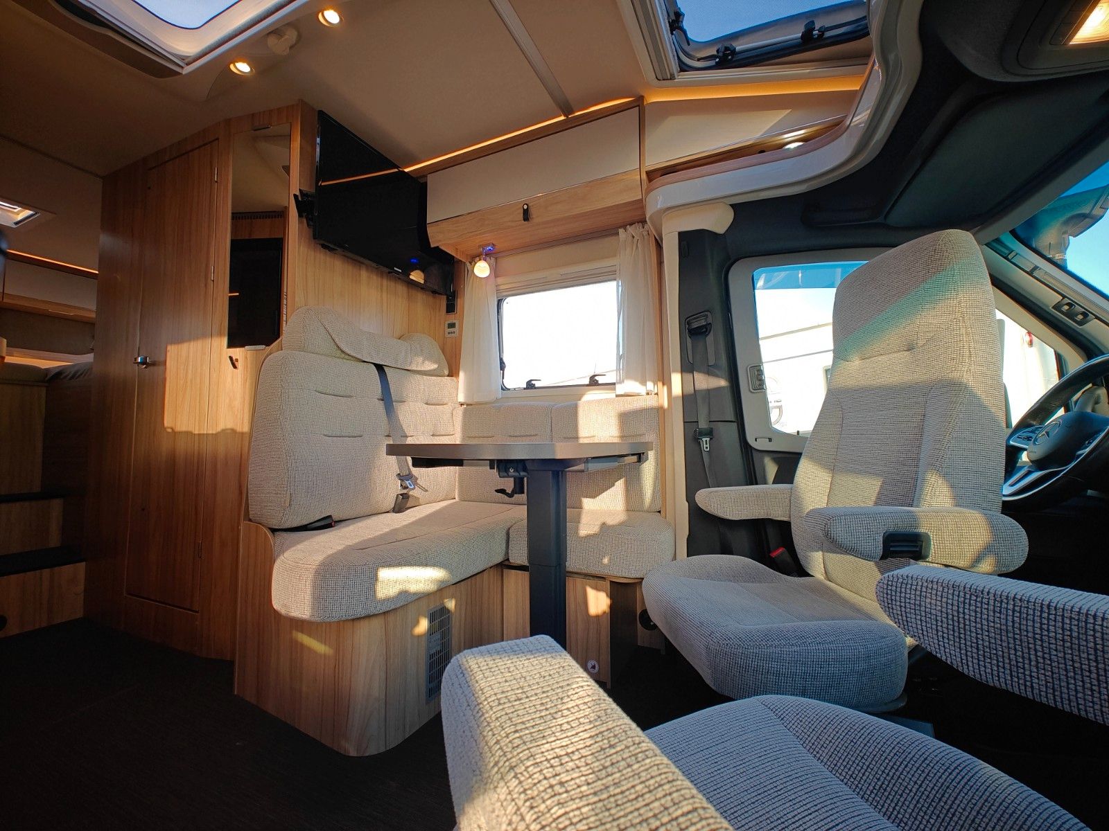 Fahrzeugabbildung HYMER / ERIBA / HYMERCAR ML-T 580 4x4 ALLRAD 3.0L V6 - AUS ERSTBESITZ