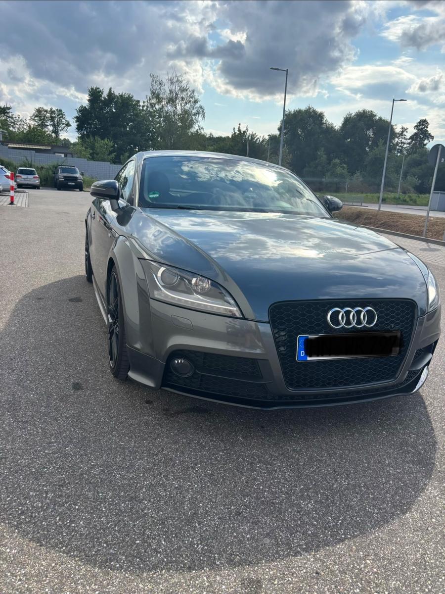 Audi TT Coupe 2.0 TDI S tronic quattro -