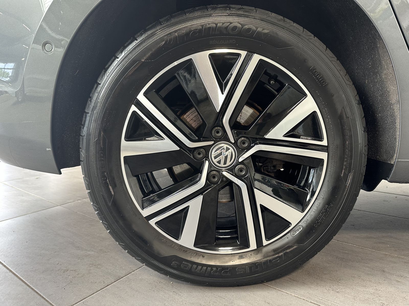 Fahrzeugabbildung Volkswagen Touran 1.5 TSI ACT HL 7-Sitzer NAV+LED+AHK+ACC
