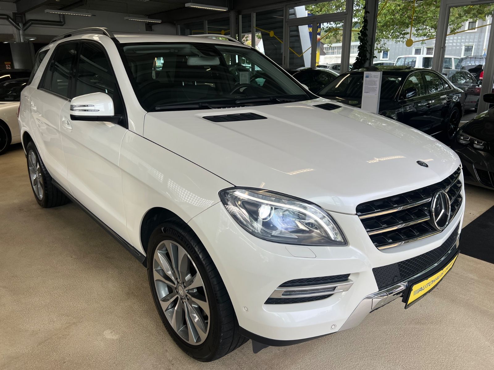 Fahrzeugabbildung Mercedes-Benz ML 350 d BlueTec 4Matic * 1.HAND * GEPFLEGT *