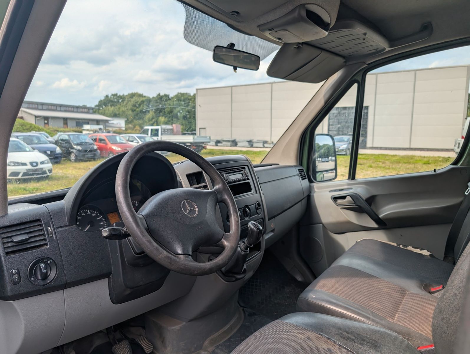 Fahrzeugabbildung Mercedes-Benz Sprinter Pritsche DoKa AHK