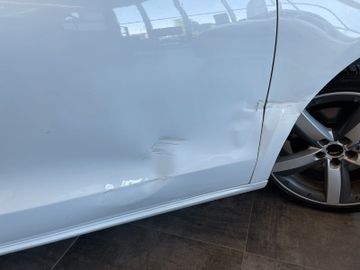 Audi A1 ambition *NAVI*PDC*SZHZ*KLIMA*SPORTFAHRWERK*