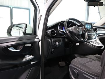 Mercedes V 300 - 12