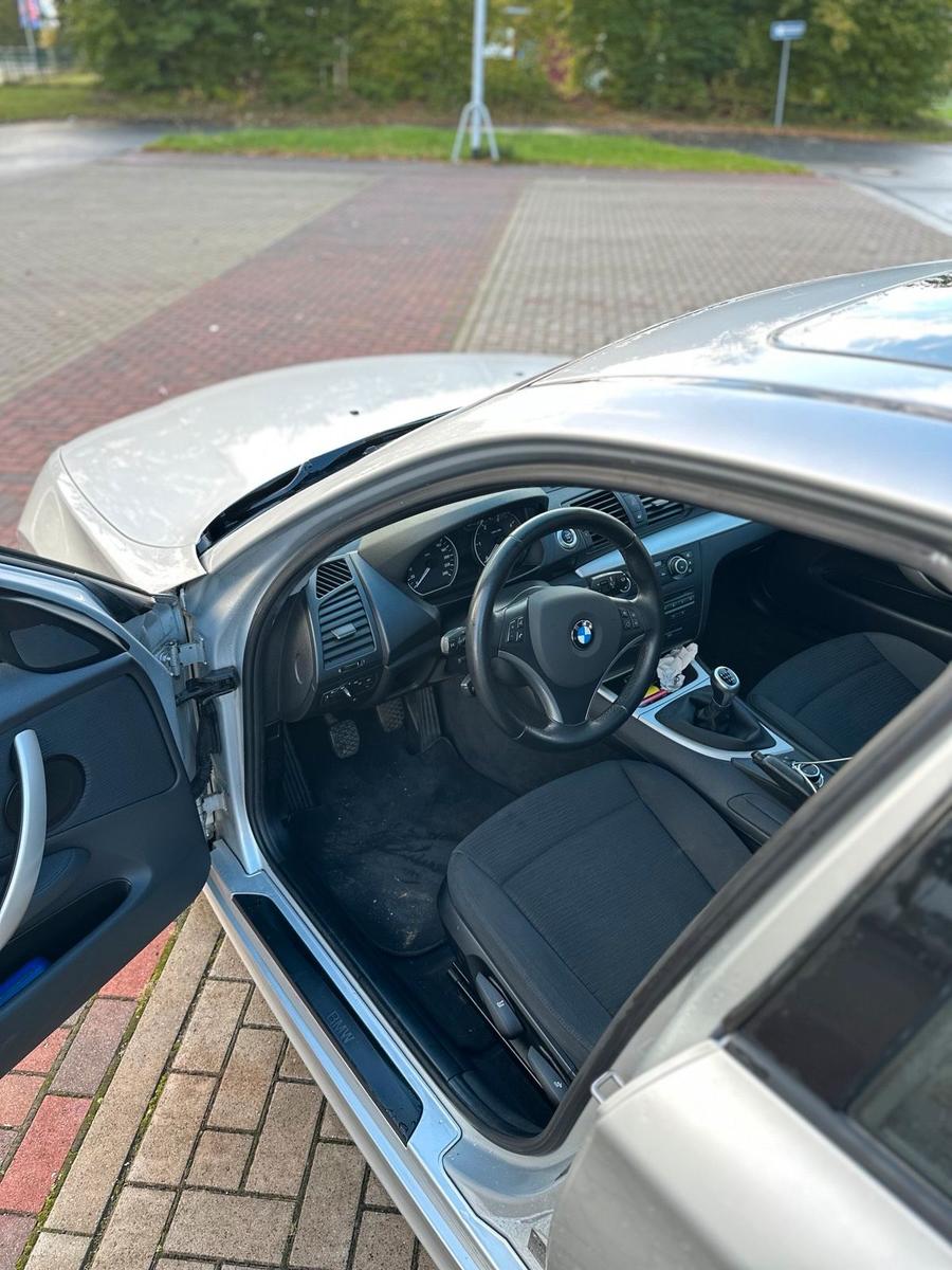 BMW 118 2011 — photo 5