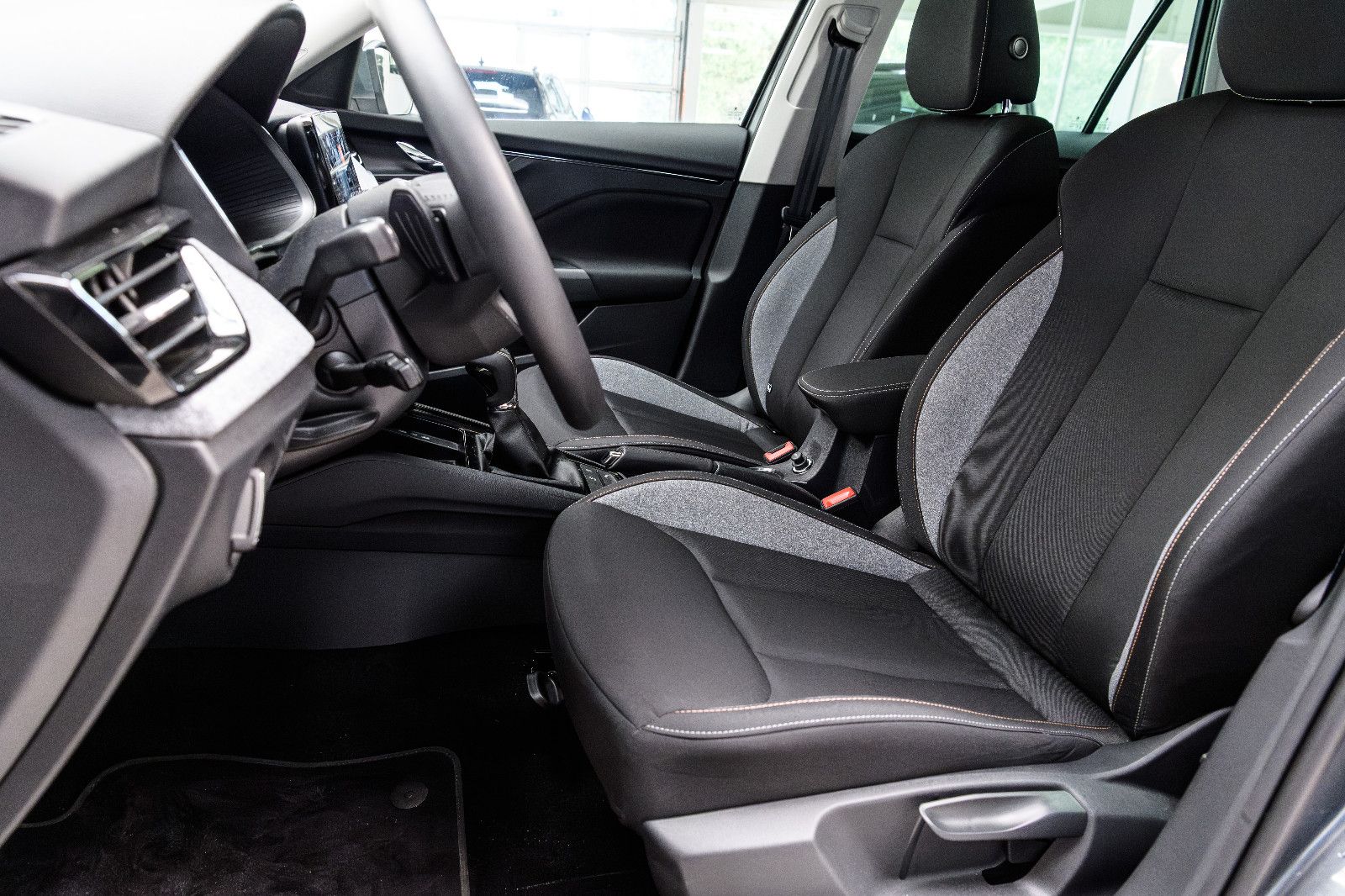 Fahrzeugabbildung SKODA Kamiq Selection 1.0 TSI LED+KAMERA+ACC+APP