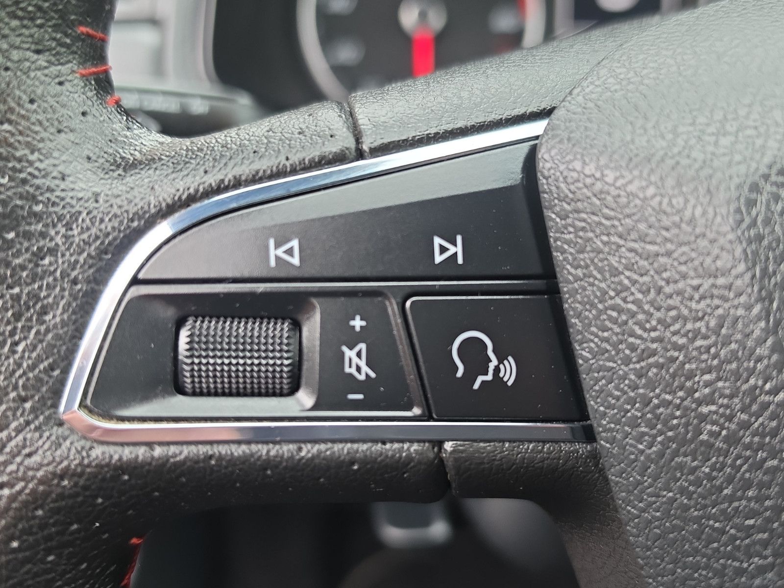 Fahrzeugabbildung SEAT Arona FR PDC SHZ AHK