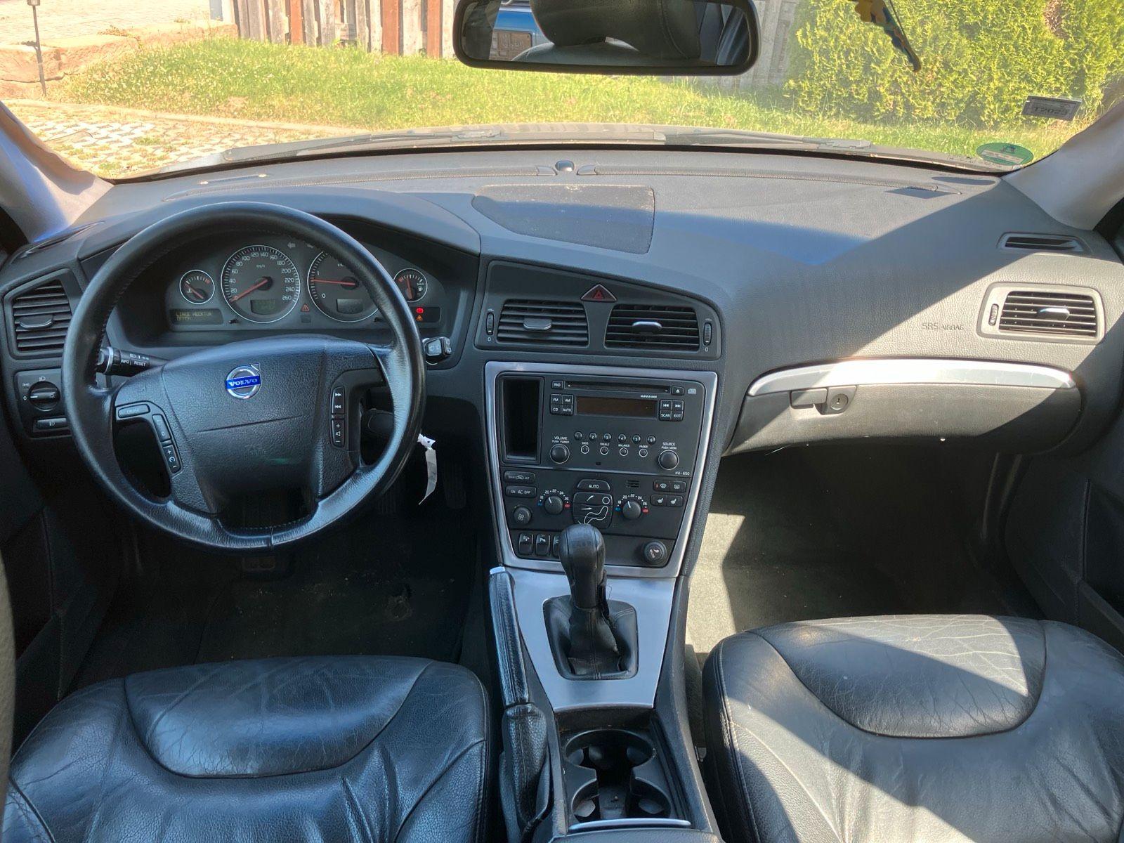 Volvo V70 2007 — engine 163 HP (120kW)