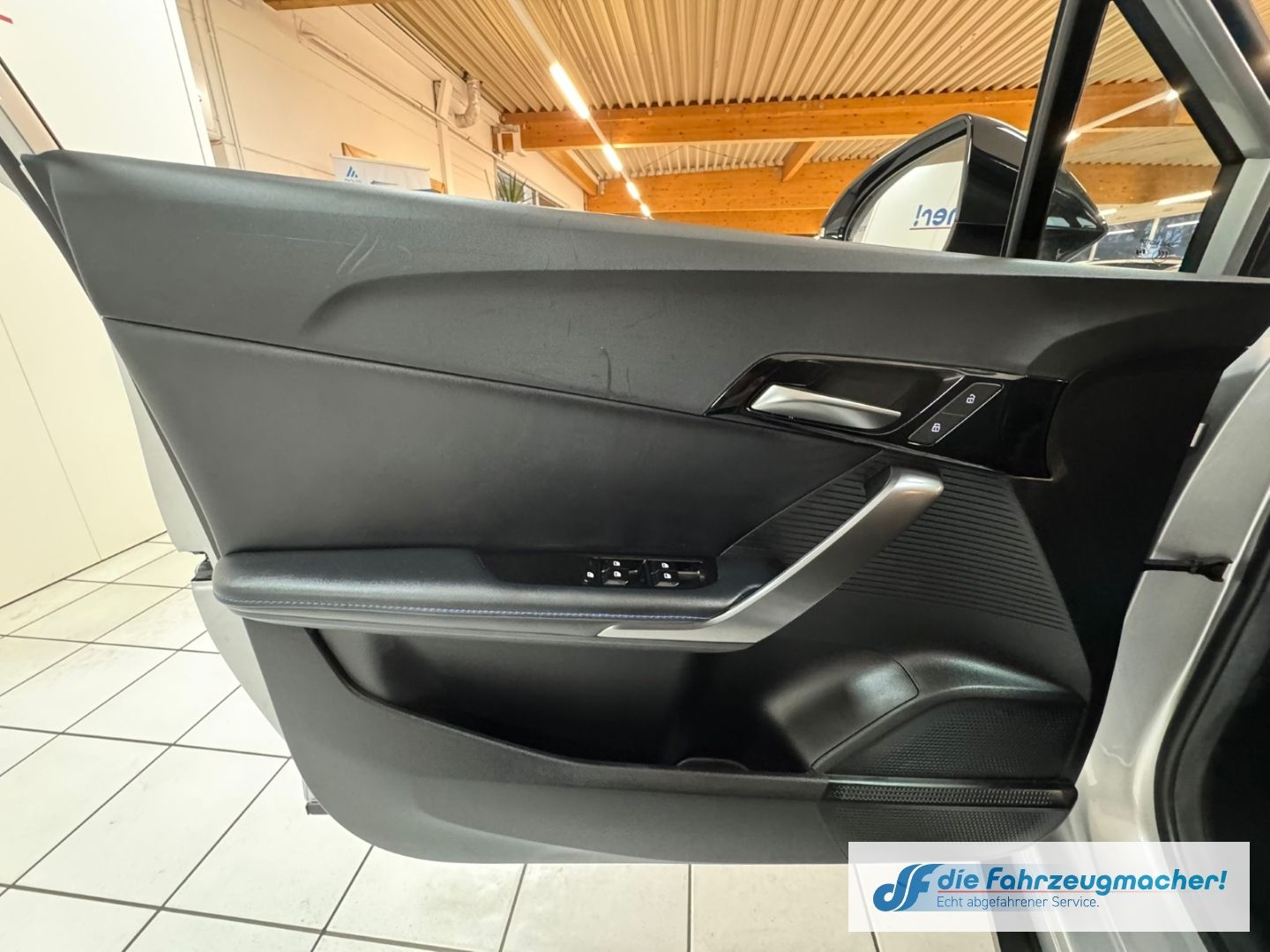 Fahrzeugabbildung MG MG4 Luxury Digitales Cockpit 360 Kamera LED ACC