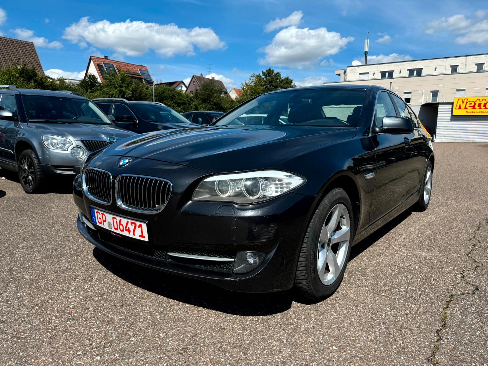 BMW 520d Lim. **1.HAND/VOLLLEDER/NAVI/AHK**
