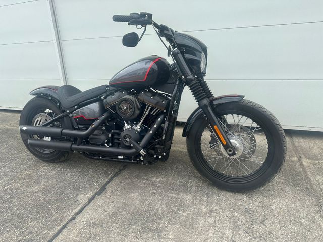 Harley-Davidson Softail FXBB Streetbob Umbau 200 Heck Top Lack