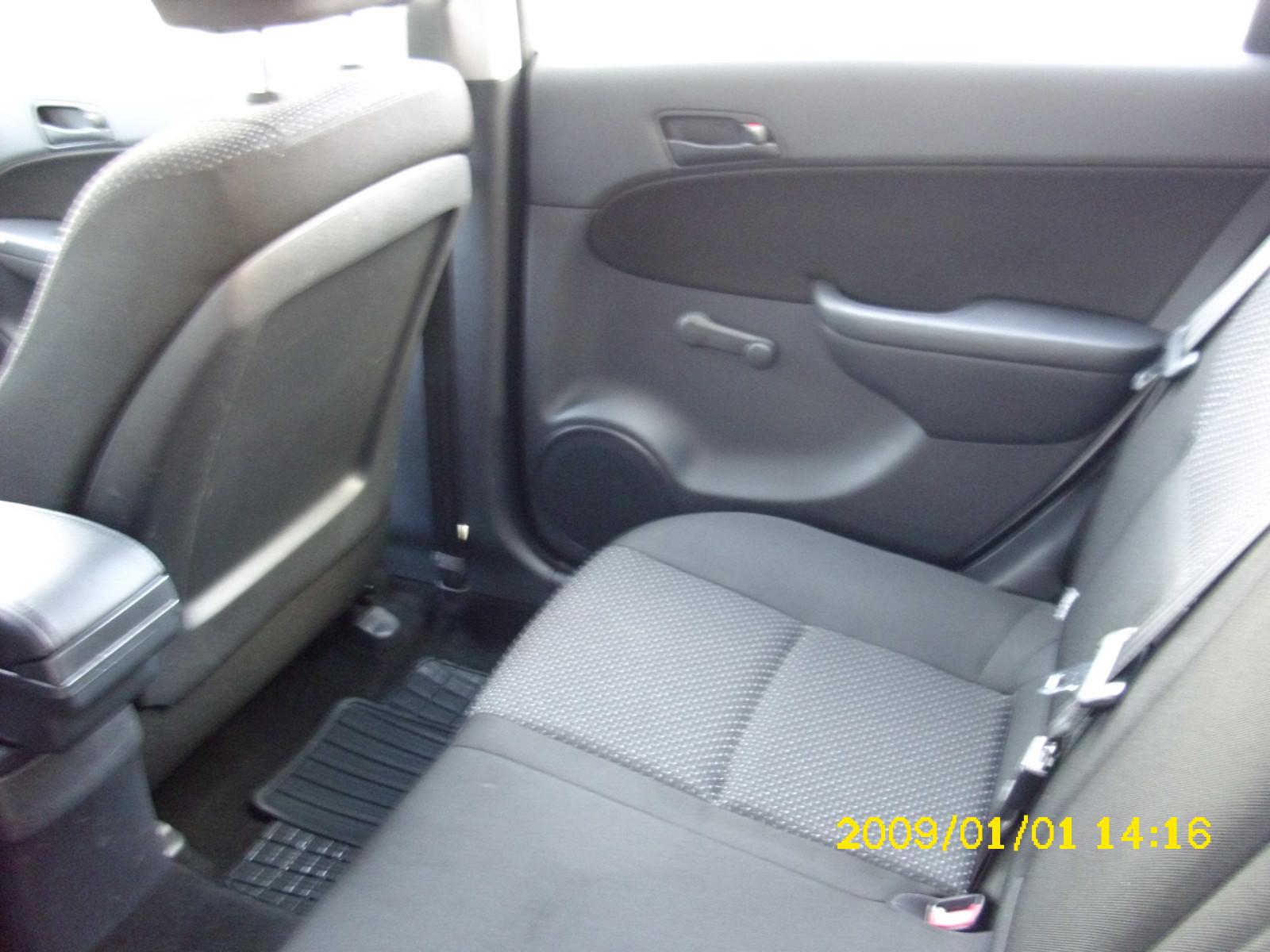Hyundai i30 2009 — photo 7