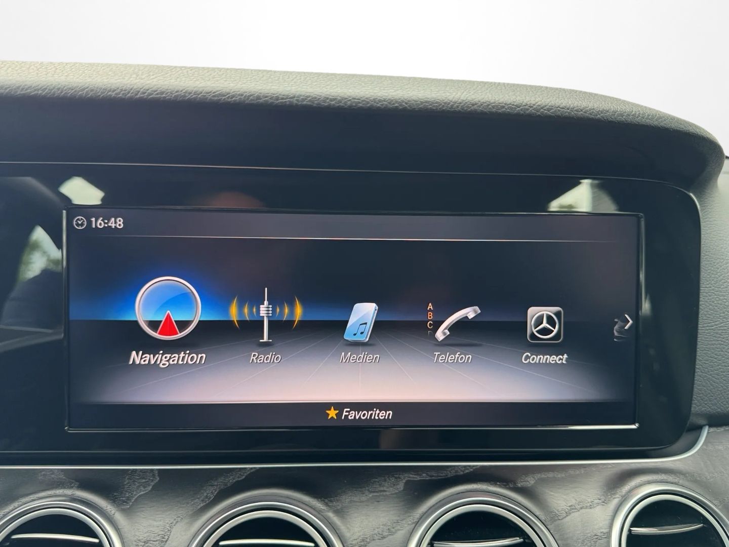 E 220 Avantgarde * NAVI*LED*AHK*
